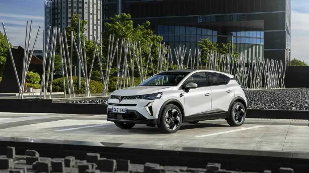 Kdor gleda na to, da bo avto lep, udoben in različnih barvnih kombinacij, bo izbral model, ki vibrira v vibraciji številke šest, na primer renault captur. Foto: Renault