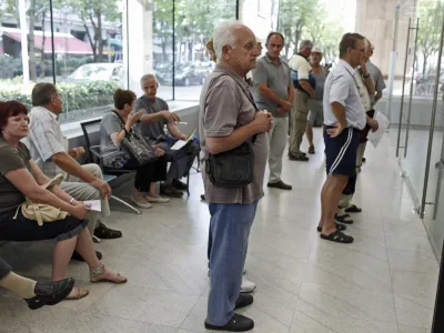 - Ilustrativna fotografija,starejši občani, upokojenci, pokojnina, pokojninska reforma- ZPIZ (Zavod za pokojninsko in invalidsko zavarovanje Slovenije)//FOTO: Luka CjuhaOPOMBA: ZA OBJAVO V ČASOPISU DNEVNIK