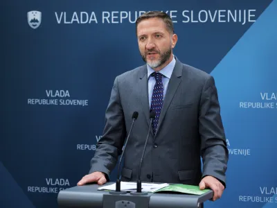 Ljubljana, vlada.<br>Novinarska konferenca po seji vlade.<br>Minister za finance Klemen Bostjancic.