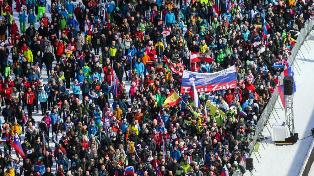 - Navijači..- Smučarski skoki za moške na srednji skakalnici...- 25.02.2023 - 43. Svetovno prvenstvo v nordijskem smučanju PLANICA 2023 - največji športni dogodek v zgodovini Slovenije,..//FOTOBojan Velikonja