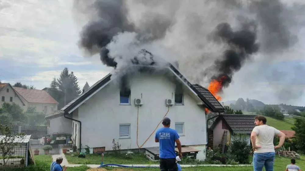 Požar na stanovanjski hiši.