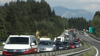 - 05.08.2022 – Reševalni pas na avtocesti, ki intervencijskim službam omogoča hitrejši dostop do kraja prometne nesreče oziroma drugega izrednega dogodka, //FOTO: Luka Cjuha