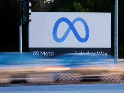 FILE PHOTO: Morning commute traffic streams past the Meta sign outside the headquarters of Facebook parent company Meta Platforms Inc in Mountain View, California, U.S. November 9, 2022. REUTERS/Peter DaSilva/File Photo