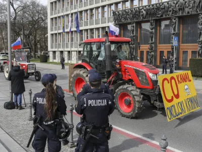 - 24.03.2023 - Kleče - opozorilni protest kmetov – protestni shod zaradi nezadovoljstva, vrste zahtev do kmetov in perečih težav v kmetijstvu - Sindikat kmetov Slovenije - //FOTO: Jaka Gasar