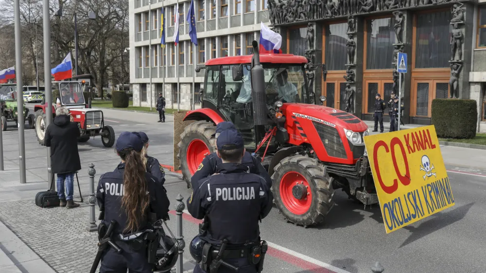 - 24.03.2023 - Kleče - opozorilni protest kmetov – protestni shod zaradi nezadovoljstva, vrste zahtev do kmetov in perečih težav v kmetijstvu - Sindikat kmetov Slovenije - //FOTO: Jaka Gasar