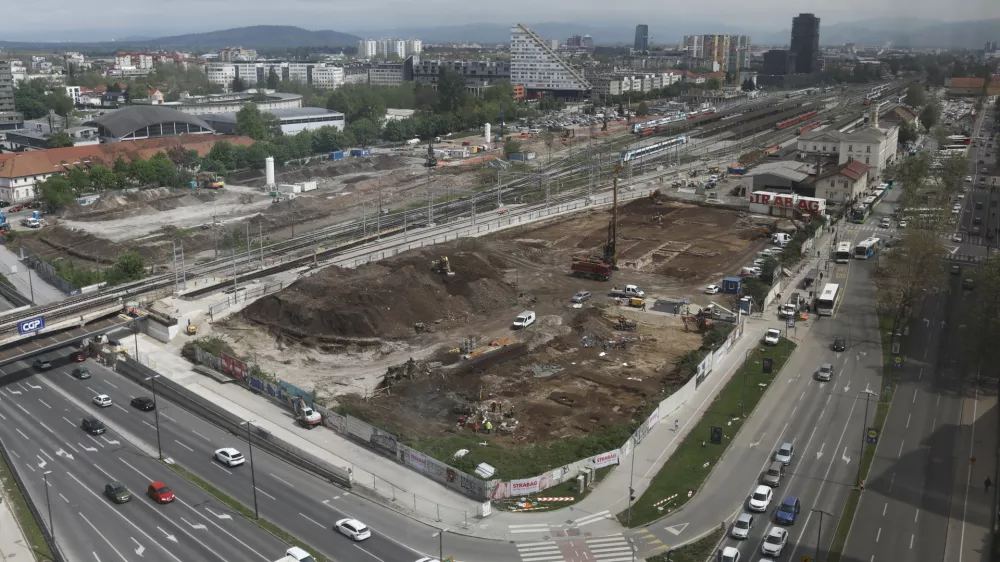 Občina ne potrebuje okoljevarstvenega soglasja za rekonstrukcijo cestnega obroča okoli glavne železniške postaje.

 

 