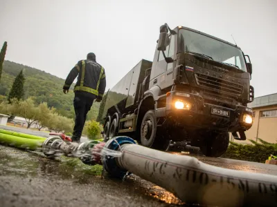 - 26.07.2022 – Rižanski vodovod Koper - vodarna Cepki pri Dekanih - kritično stanje vodooskrbe v slovenski Istri – prispeli prvi tovornjaki s cisternami surove vode iz reke Unice v vodarno Rižanskega vodovoda v Cepkih pri Dekanih.  //FOTO: Luka Cjuha