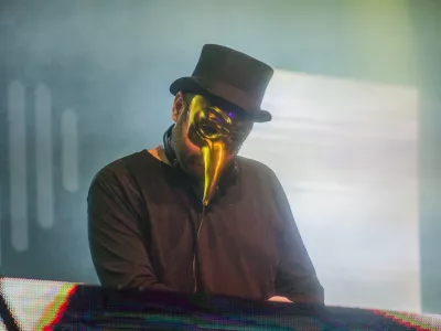 Claptone glasba