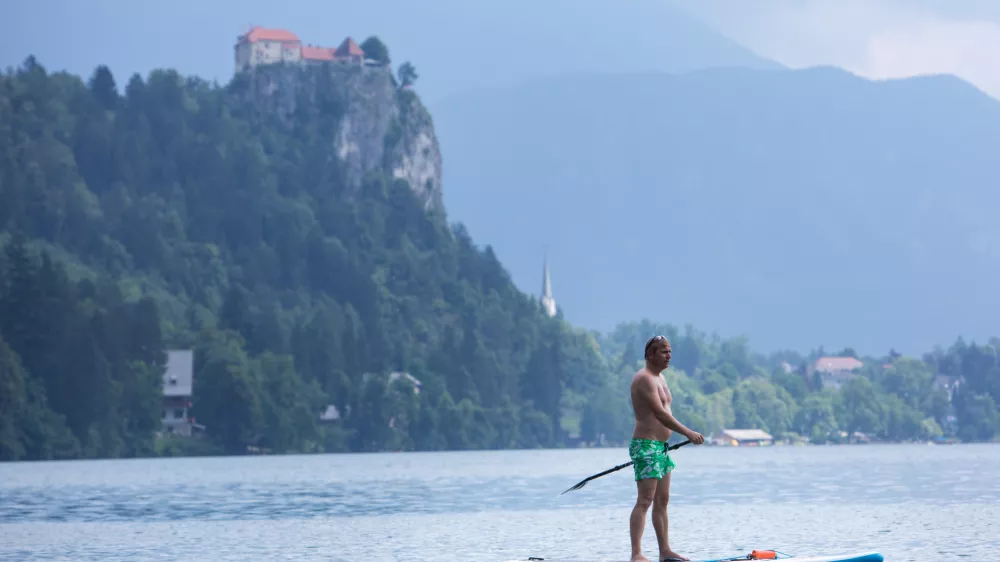 ﻿- 13.07.2016 - Reportaža o Bledu - Blejsko jezero - turizem - sup - ..//FOTO: Maja Marko