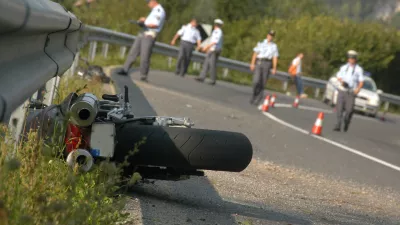 Letos je na slovenskih cestah umrlo že devet motoristov in mopedistov.              