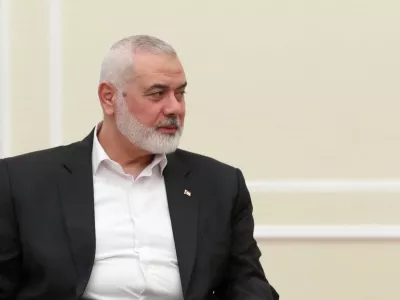 Palestinian group Hamas' top leader Ismail Haniyeh meets with Iranian President Masoud Pezeshkian in Tehran, Iran, July 30, 2024. Iran's Presidency /WANA (West Asia News Agency)/Handout via REUTERS ATTENTION EDITORS - THIS IMAGE HAS BEEN SUPPLIED BY A THIRD PARTY. NO RESALES. NO ARCHIVES