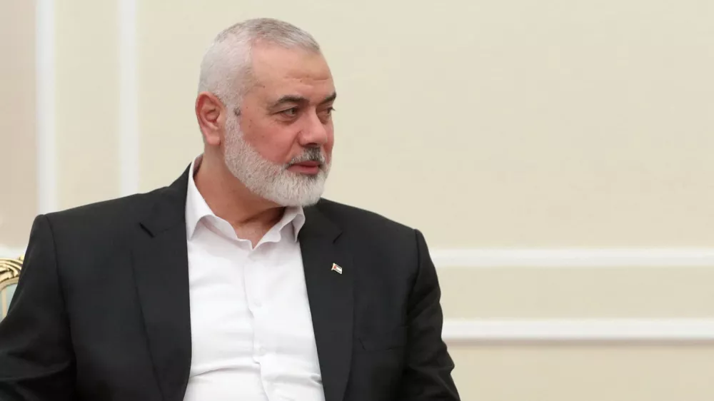 Palestinian group Hamas' top leader Ismail Haniyeh meets with Iranian President Masoud Pezeshkian in Tehran, Iran, July 30, 2024. Iran's Presidency /WANA (West Asia News Agency)/Handout via REUTERS ATTENTION EDITORS - THIS IMAGE HAS BEEN SUPPLIED BY A THIRD PARTY. NO RESALES. NO ARCHIVES