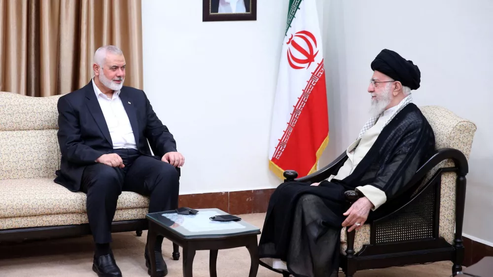 Iran's Supreme Leader Ayatollah Ali Khamenei meets with Palestinian group Hamas' top leader Ismail Haniyeh in Tehran, Iran July 30, 2024. Office of the Iranian Supreme Leader/WANA (West Asia News Agency)/Handout via REUTERS ATTENTION EDITORS - THIS PICTURE WAS PROVIDED BY A THIRD PARTY. NO RESALES. NO ARCHIVES