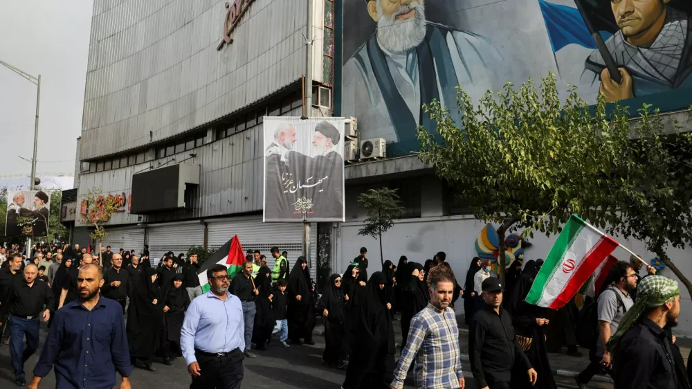 Iranians attend the funeral procession of assassinated Hamas chief, Ismail Haniyeh in Tehran, Iran, August 1, 2024. Majid Asgaripour/WANA (West Asia News Agency) via REUTERS ATTENTION EDITORS - THIS IMAGE HAS BEEN SUPPLIED BY A THIRD PARTY.