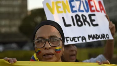 DF - BRASILIA - 08/01/2024 - BRASILIA, VENEZUELANS HOLD PROTEST AGAINST VENEZUELA'S ELECTORAL RESULTS - Venezuelan citizens participate in a protest against the electoral results that gave the president of Venezuela, Nicolas Maduro, a third term and to ask the government Brazilian who supports democracy, in front of the Itamaraty Palace in Brasilia, Brazil, on August 1, 2024. Photo: Mateus Bonomi/AGIF