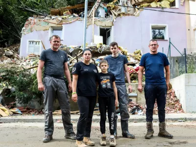 Družina Šimunović že leto dni biva v Termah Snovik. Foto: Bojan Velikonja