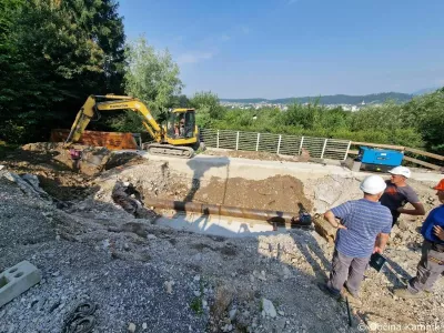 Sanacija fekalne kanalizacije na prisojni poti Perovo. F Občina Kamnik