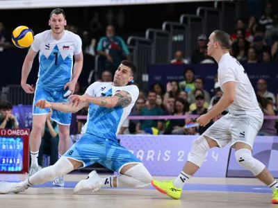 Paris 2024 Olympics - Volleyball - Men's Preliminary Round - Pool A - France vs Slovenia - South Paris Arena 1, Paris, France - August 02, 2024. Klemen Cebulj of Slovenia in action REUTERS/Annegret Hilse