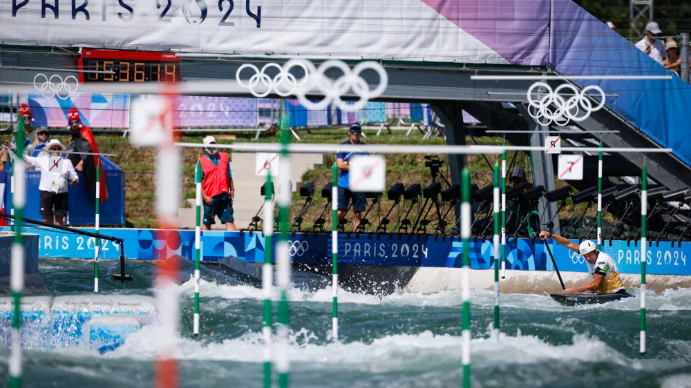 Francija, Pariz.Poletne olimpijske igre 2024 v Parizu.Slalom na divjih vodah za moske, kanu, polfinale.Slovenski kajakas Benjamin Savsek.