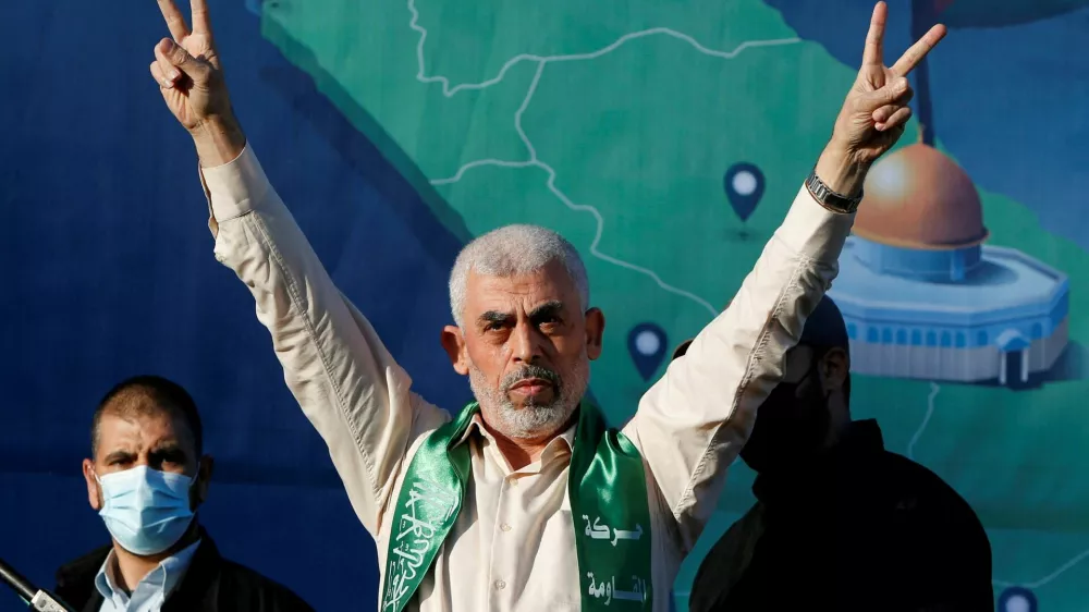 Hamas Gaza Chief Yehya Al-Sinwar gestures during an anti-Israel rally in Gaza City, May 24, 2021. REUTERS/Mohammed Salem/