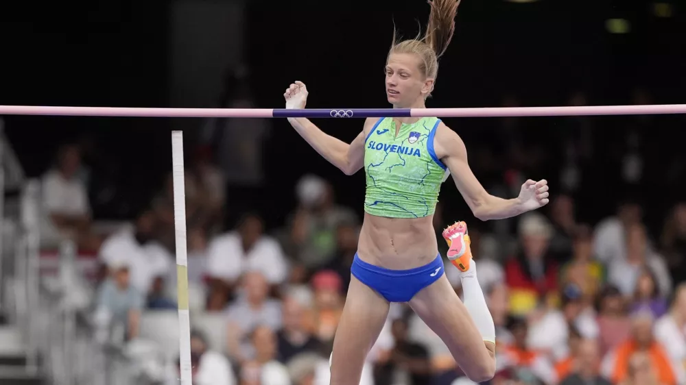 Tina Sutej, of Slovenia, competes during the women's pole vault final at the 2024 Summer Olympics, Wednesday, Aug. 7, 2024, in Saint-Denis, France. (AP Photo/Matthias Schrader)