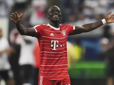 Bayern's Sadio Mane celebrates after the German Bundesliga soccer match between Eintracht Frankfurt and Bayern Munich in Frankfurt, Germany, Friday, Aug. 5, 2022. (AP Photo/Matthias Schrader) / Foto: Matthias Schrader