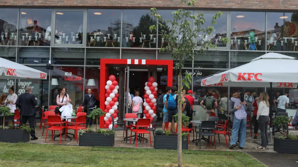 24.06.2024. Otvoritev nove restavracije verige KFC na Tržaški cesti v Ljubljani. FOTO: Bojan Velikonja