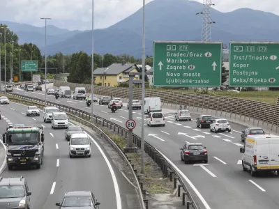 ﻿- 30.05.2019 – Ljubljanska zahodna obvoznicia Šentvid - Kozarje - prometni zastoj - promet, gneča, //FOTO: Jaka Gasar