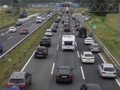 - 21.06.2024 - zastoji na zahodni ljubljanski obvoznici, smer primorska - policija //FOTO: Jaka Gasar