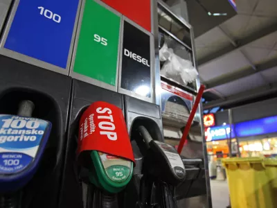 PETROL bencinski servis - črpalka- podražitev bencina - cene goriv na bencinskih črpalkah bistveno višje//FOTO: Luka Cjuha