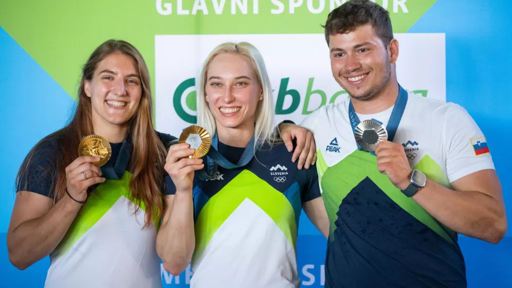 Ljubljana, Zelezniski muzej.Novinarsko druzenje s clani slovenske olimpijske reprezentance pred vecernim sprejemom na Kongresnem trgu. / Foto: Bostjan Podlogar/sta