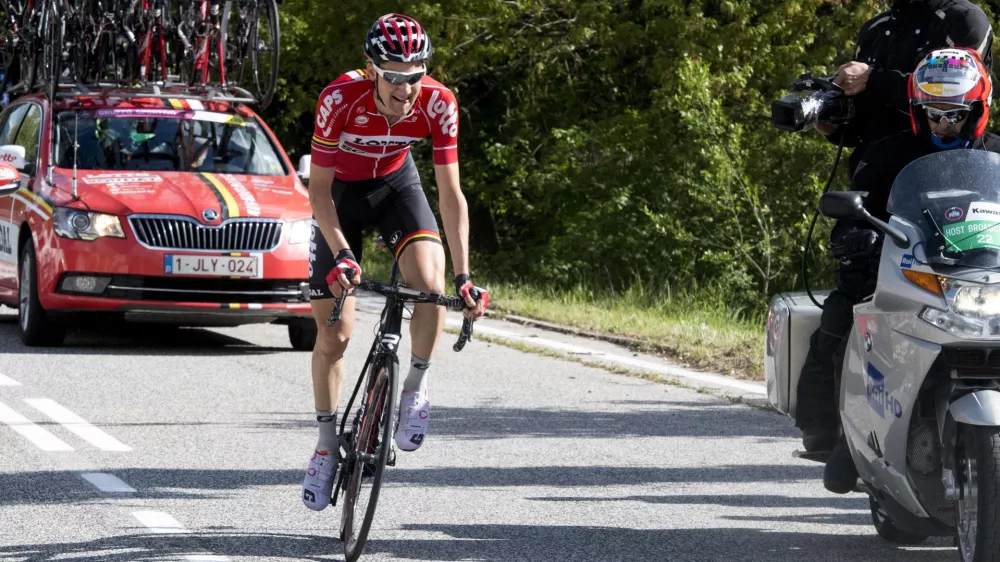 ﻿Belgian rider Tim Wellens pedals on his way to win the sixth stage of the Giro d'Italia Tour of Italy cycling race from Ponte to Roccaraso, Italy, Thursday, May 12, 2016. Wellens won the first mountain-top finish of the Giro d'Italia on Thursday while Dutchman Tom Dumoulin added to his overall lead in the sixth stage. (Claudio Peri /ANSA via AP Photo) ITALY OUT