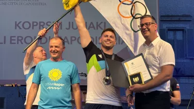 Koper, Taverna.Sprejem za koprske olimpijce.Direktor Sportne zveze Koper Arturo Steffe, Toni Vodisek in zupan Mestne obcine Koper Ales Brzan.