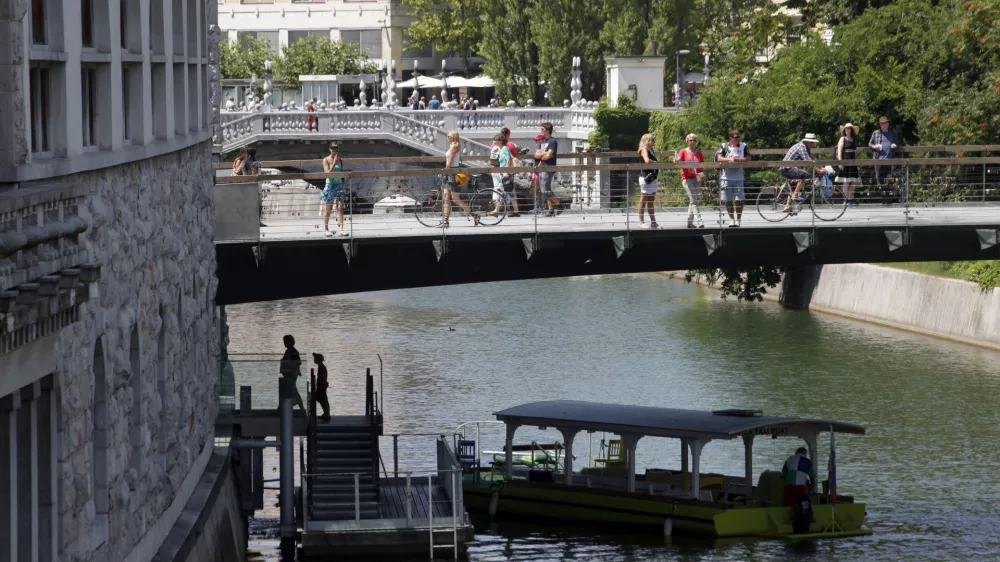 Ljubljana - Ljubljanica, Mesarski most, Iskra, Plečnikova tržnica    //FOTO: Jaka Gasar