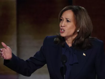 Democratic presidential nominee and U.S. Vice President Kamala Harris takes the stage on Day 4 of the Democratic National Convention (DNC) at the United Center in Chicago, Illinois, U.S., August 22, 2024. REUTERS/Mike Segar