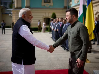 Ukraine's President Volodymyr Zelenskiy welcomes India's Prime Minister Narendra Modi, amid Russia's attack on Ukraine, in Kyiv, Ukraine August 23, 2024. Ukrainian Presidential Press Service/Handout via REUTERS ATTENTION EDITORS - THIS IMAGE HAS BEEN SUPPLIED BY A THIRD PARTY.