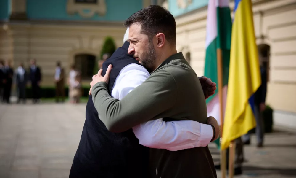 Ukraine's President Volodymyr Zelenskiy welcomes India's Prime Minister Narendra Modi, amid Russia's attack on Ukraine, in Kyiv, Ukraine August 23, 2024. Ukrainian Presidential Press Service/Handout via REUTERS ATTENTION EDITORS - THIS IMAGE HAS BEEN SUPPLIED BY A THIRD PARTY.