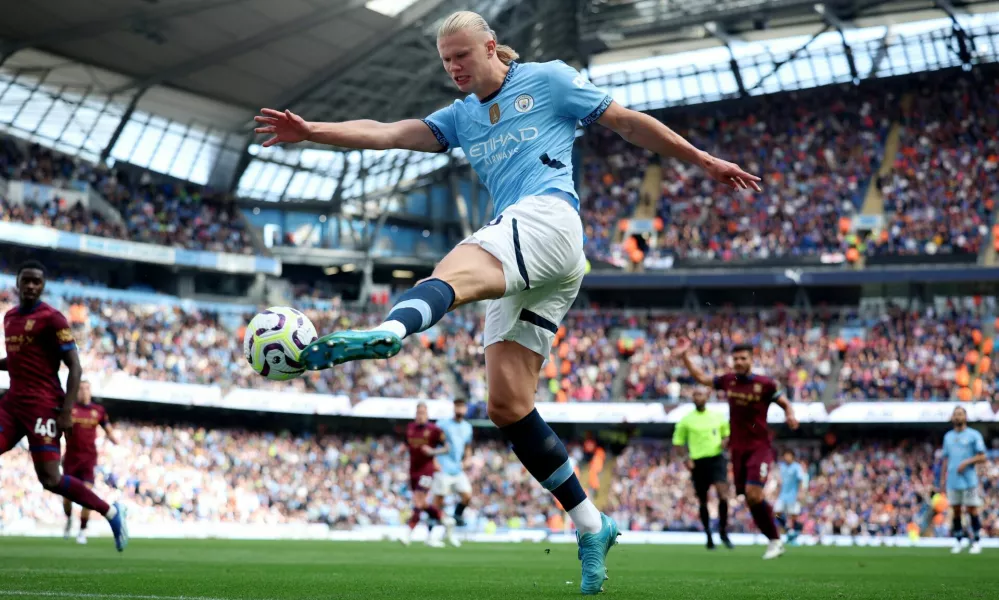 Soccer Football - Premier League - Manchester City v Ipswich Town - Etihad Stadium, Manchester, Britain - August 24, 2024 Manchester City's Erling Haaland in action REUTERS/Phil Noble EDITORIAL USE ONLY. NO USE WITH UNAUTHORIZED AUDIO, VIDEO, DATA, FIXTURE LISTS, CLUB/LEAGUE LOGOS OR 'LIVE' SERVICES. ONLINE IN-MATCH USE LIMITED TO 120 IMAGES, NO VIDEO EMULATION. NO USE IN BETTING, GAMES OR SINGLE CLUB/LEAGUE/PLAYER PUBLICATIONS. PLEASE CONTACT YOUR ACCOUNT REPRESENTATIVE FOR FURTHER DETAILS..