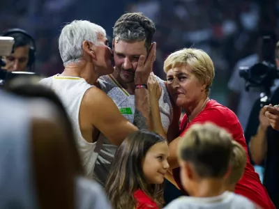 Ljubljana, arena Stozice.Kosarkarski spektakel I Feel Slovenia, Noc zmaja.Poslovilna tekma kosarkarja Gorana Dragica. / Foto: Anze Malovrh/sta