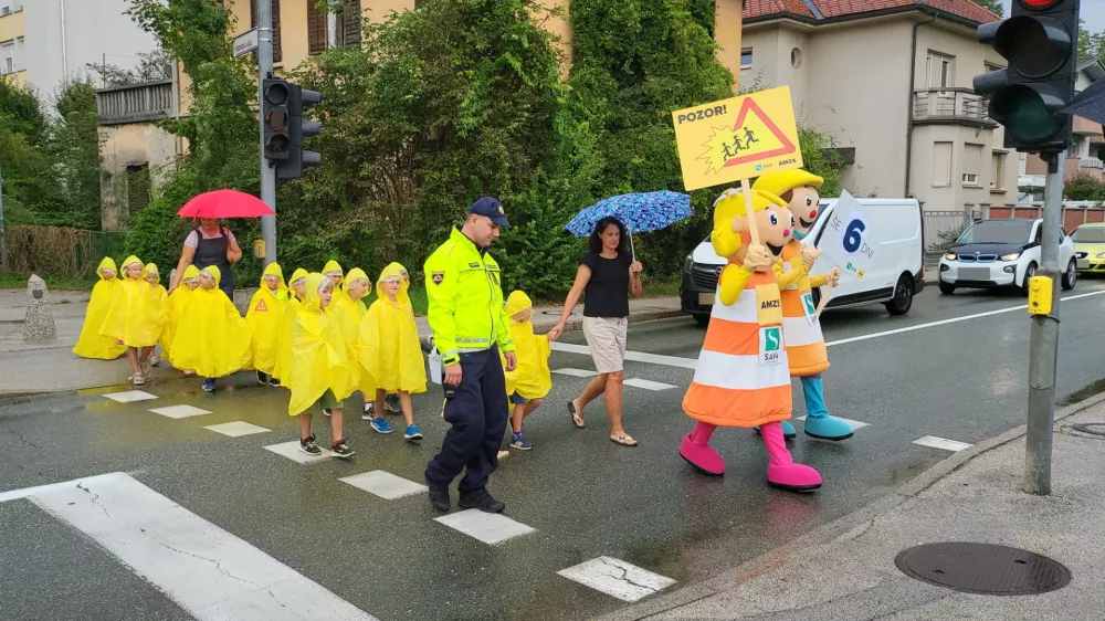 Prometna varnost otrok je v začetku šolskega leta deležna ogromno pozornosti. Prav pa bi bilo, da tako ostane tudi čez leto. F PU Kranj