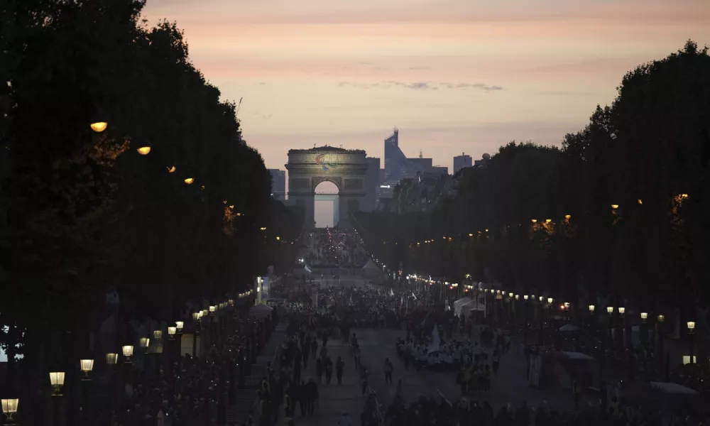 Delegations arrive to the Opening Ceremony for the 2024 Paralympics, Thursday, Aug. 29, 2024, in Paris, France. (AP Photo/Aurelien Morissard)