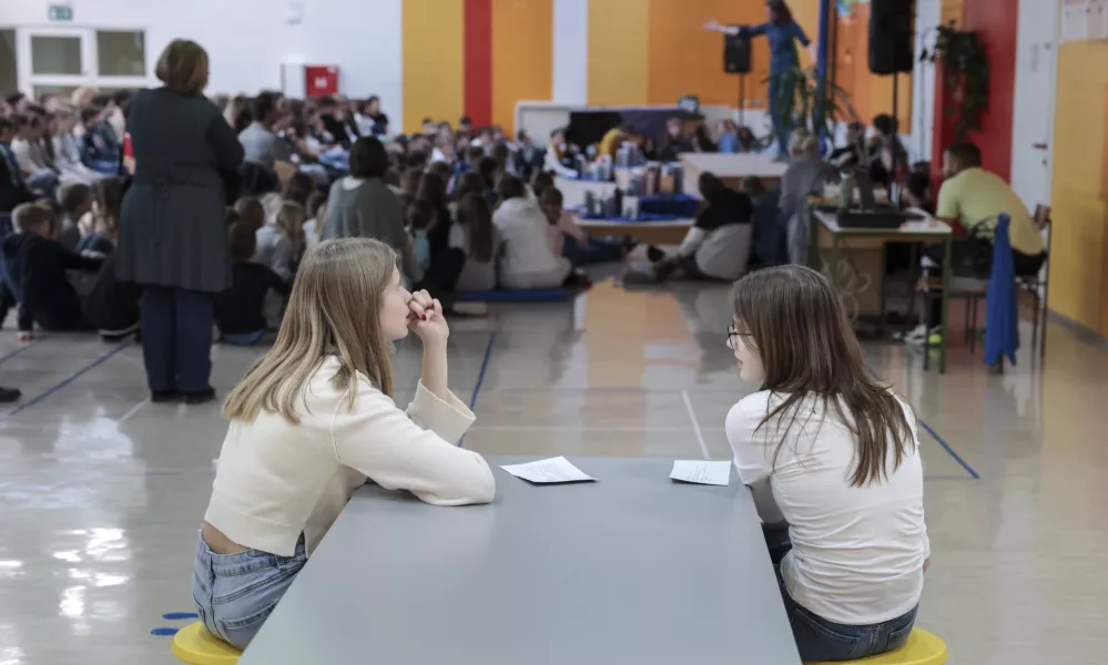 Osnovne šole bodo v novem šolskem letu zaznamovale številne novosti, najbolj različna mnenja pa se krešejo glede prenovljenega koncepta razširjenega programa. Foto: Jaka Gasar