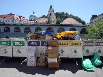 - ločeno zbiranje odpadkov, odpadki - smeti - zabojnik – smetnjak, //FOTO: Luka Cjuha