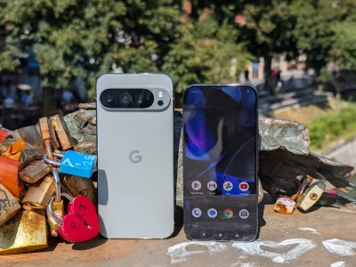 Google pixel 9 pro XL (levo) in pixel 9 pro (desno).