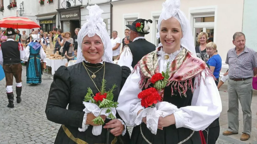 Barbaro Didovič bo tudi letos na povorki spremljala hči Ana z družino. Foto:  Osebni arhiv