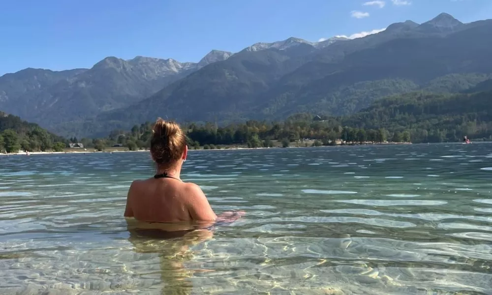 Alenka Bratušek se je še zadnjič letos okopala v Bohinjskem jezeru. F instagram