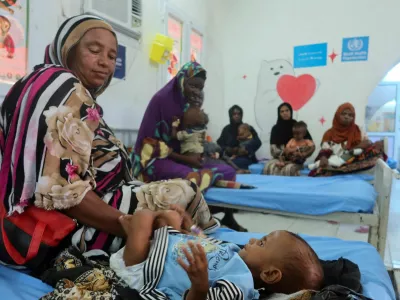 Children, suffering from malnutrition, are treated at Port Sudan Paediatric Centre, during a visit by WHO Director-General Tedros Adhanom Ghebreyesus to the country, in Sudan, September 7, 2024. REUTERS/El Tayeb Siddig   TPX IMAGES OF THE DAY