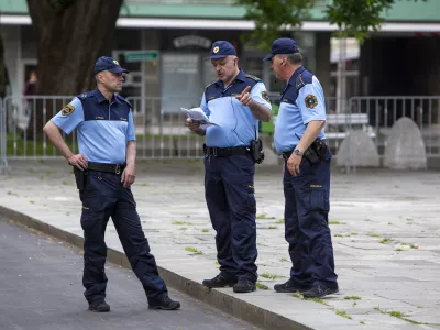 ﻿- simbolična fotografija - policija, policaji, varnost- 05.06.2019 – Slovenija gostila 4. vrh pobude Tri morja, ki jo sestavlja 12 držav med Jadranom, Baltikom in Črnim morjem. – največji politično-gospodarski dogodek v svoji samostojni zgodovini - //FOTO: Matjaž Rušt