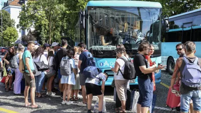 - 09.08.2024 - Avtobusna postaja Ljubljana - potniki, gneča, turisti, prevoz, avtobus //FOTO: Jaka Gasar