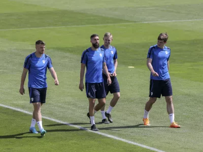 Z leve: Domen Črnigoj, Miha Mevlja, Žan Karničnik, Jaka Bijol - 01.06.2022 - Nogometna zveza Slovenije (NZS) – nogometna reprezentanca - trening moške reprezentance pred nastopi na tekme Lige B Uefa liga narodov. //FOTO: Jaka Gasar